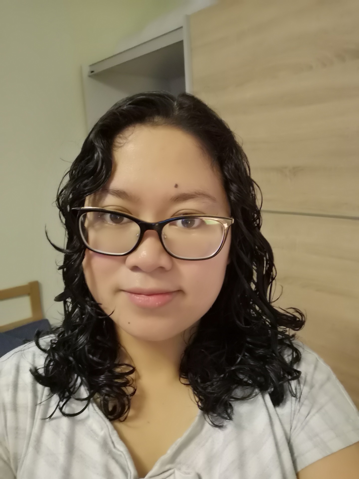 After I wet my hair, absorbed the excess water, brushed it, and applied the creme